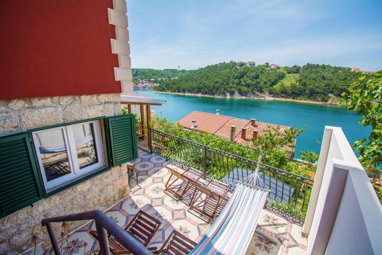 Apartments Mali Dvor Novigrad Novigrad  Bagian luar foto